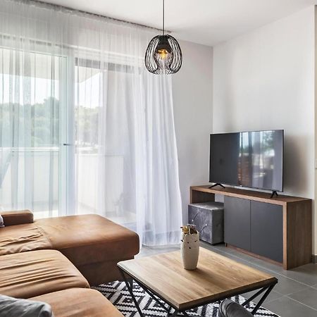 Amazing Apartment In Premantura With Kitchen Экстерьер фото